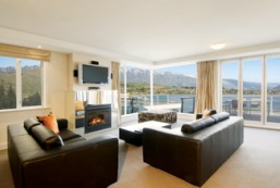 Accommodation-Queenstown-Oaks-Club-Resort-Apartments-2-bedroom-lakeview